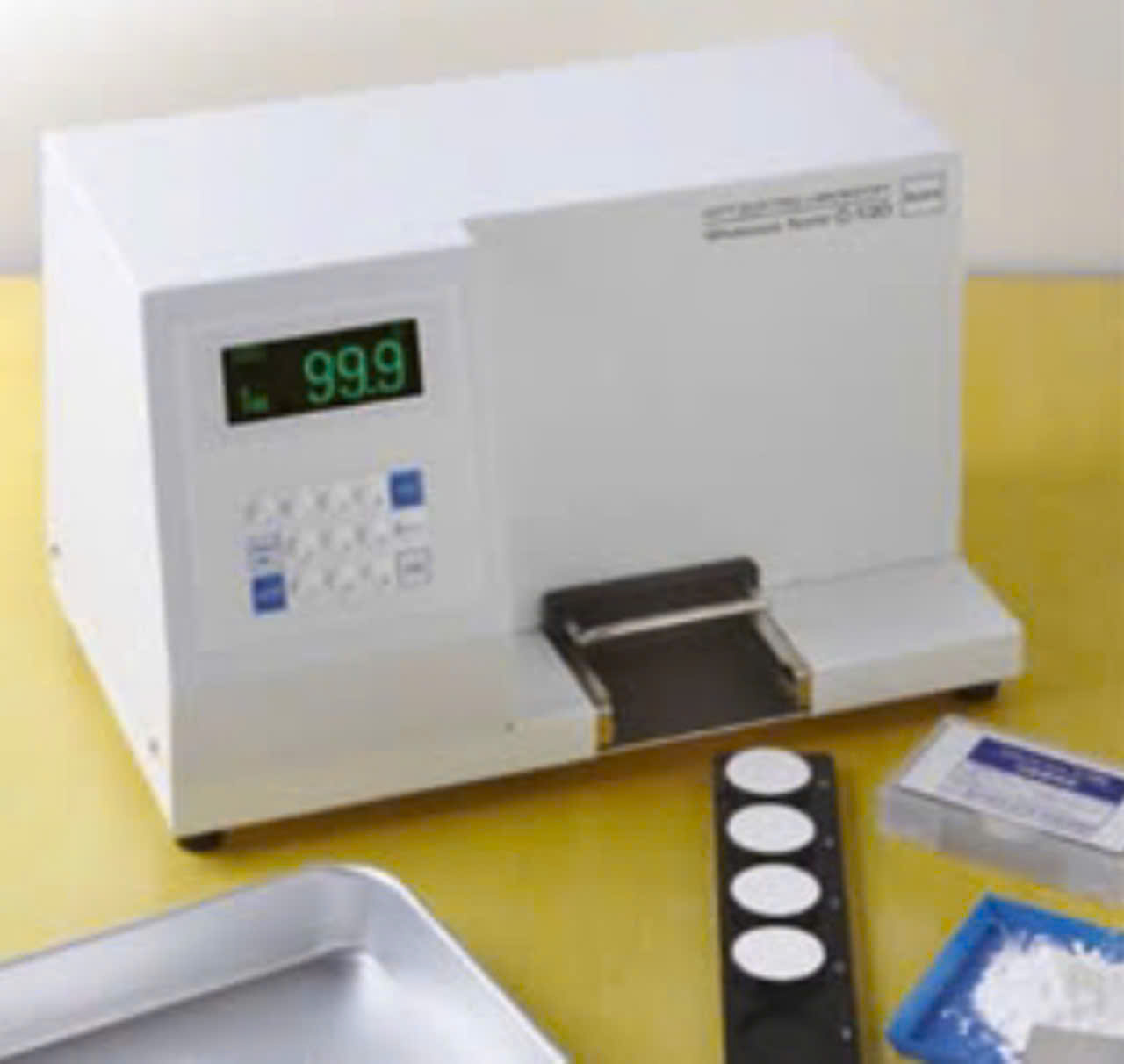 MÁY ĐO ĐỘ TRẮNG C130